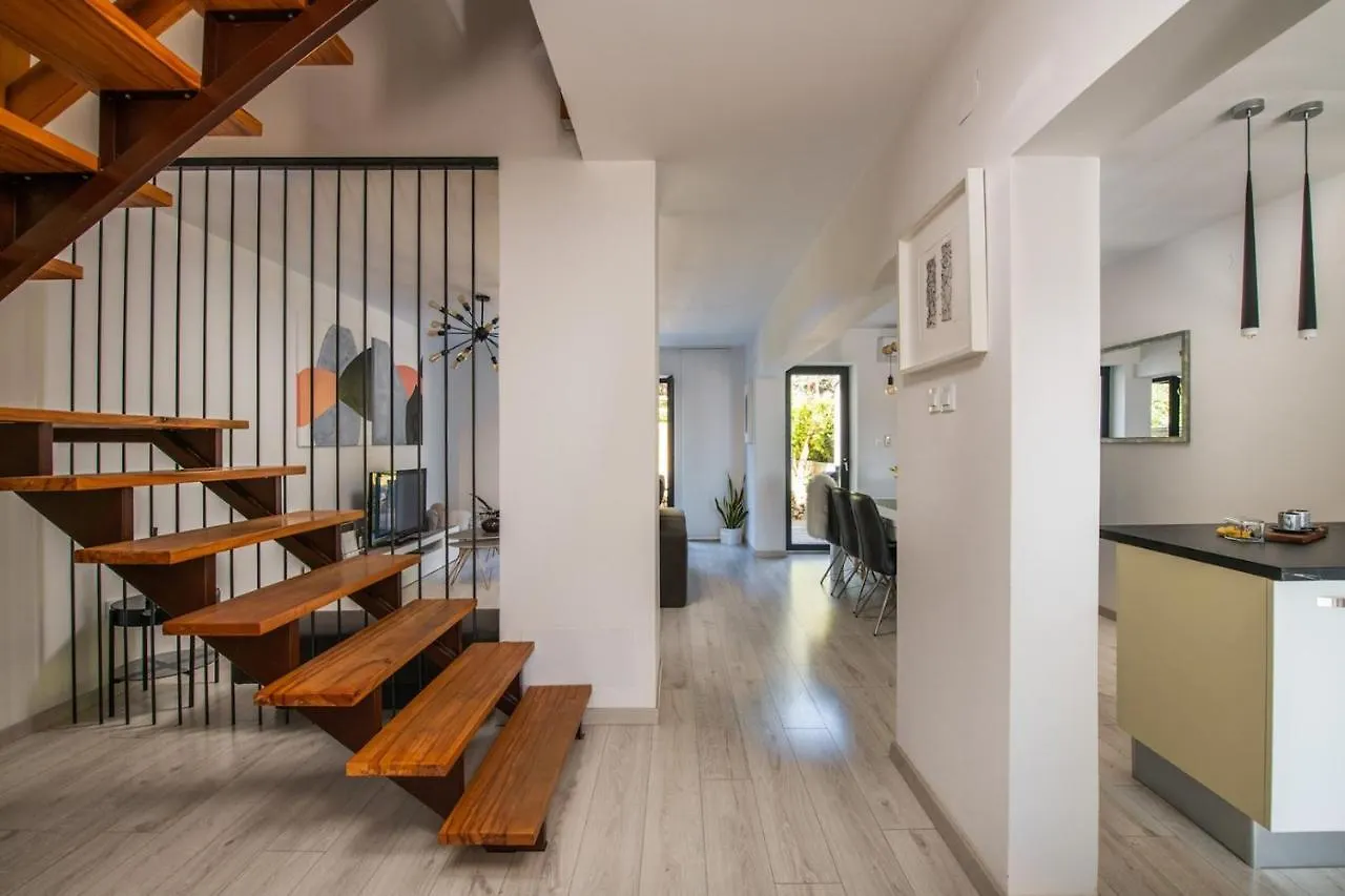 Hébergement de vacances Sea View Modern Spacious Lounge House Premantura